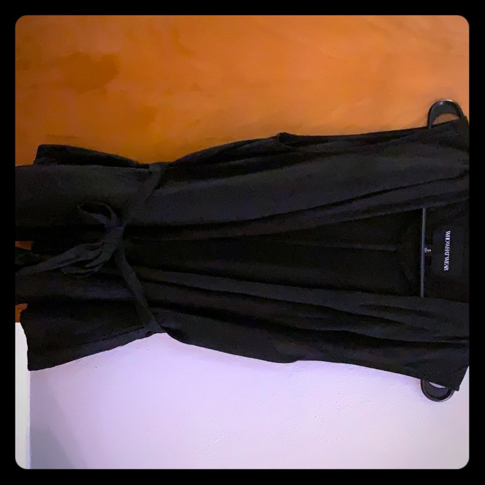 Sleeveless vest with waist belt!